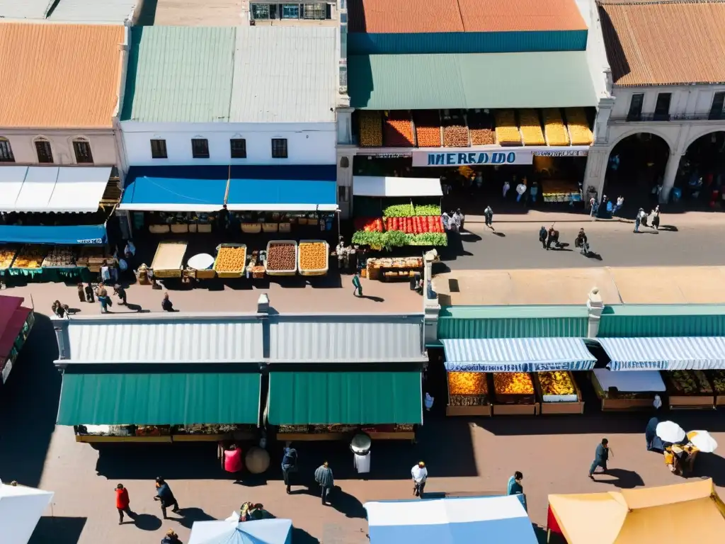 Vista aérea al atardecer del Mercado del Puerto en Montevideo, Uruguay, reflejo de la gastronomía uruguaya e influencia de inmigrantes